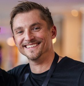 Speaker - Mathias Lögdberg - Cloud Developer bei DevUP Solutions, Azure-Spezialist und Microsoft MVP seit 2017.