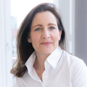 Moderatorin - Martina Großmann - Project Manager Officer mit Fokus auf Organisation, Kommunikation und strukturierte Umsetzung komplexer Projekte.